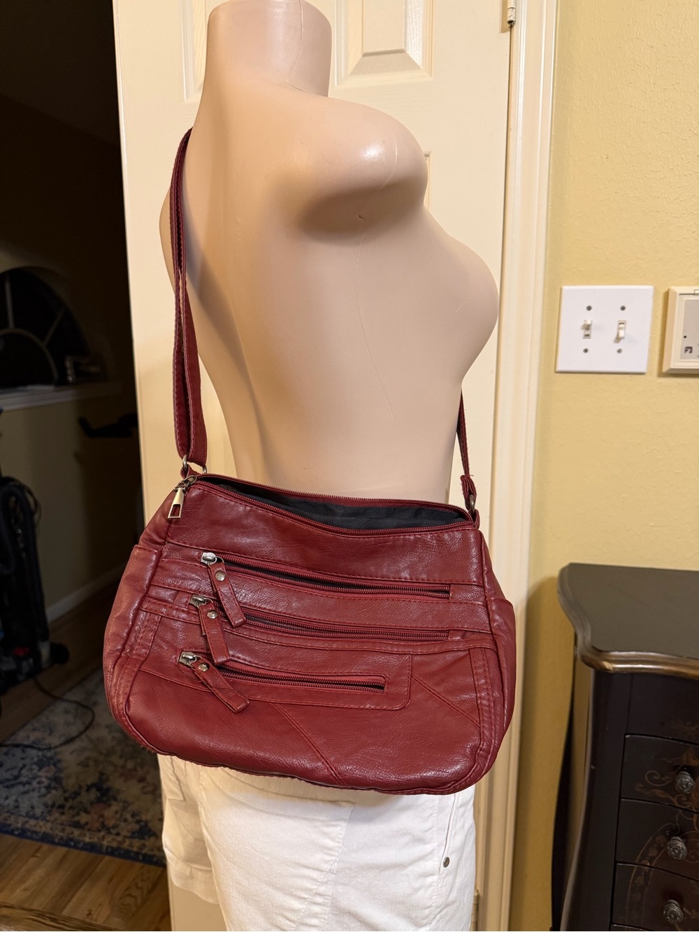 Classic Women's faux Leather Crossbody Bag - Burgundy